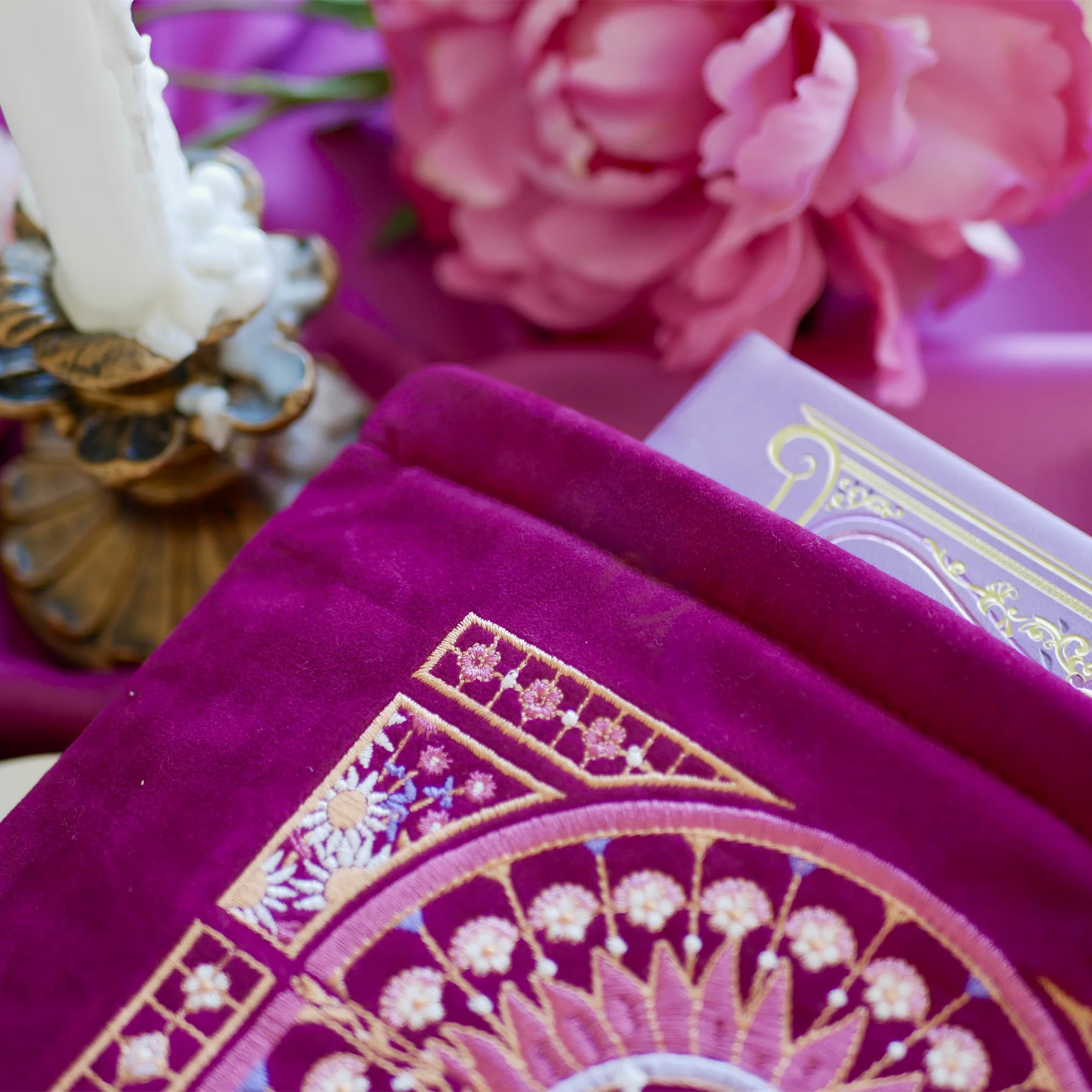 PINK IRIDESCENCE BOOK & IPAD SLEEVE