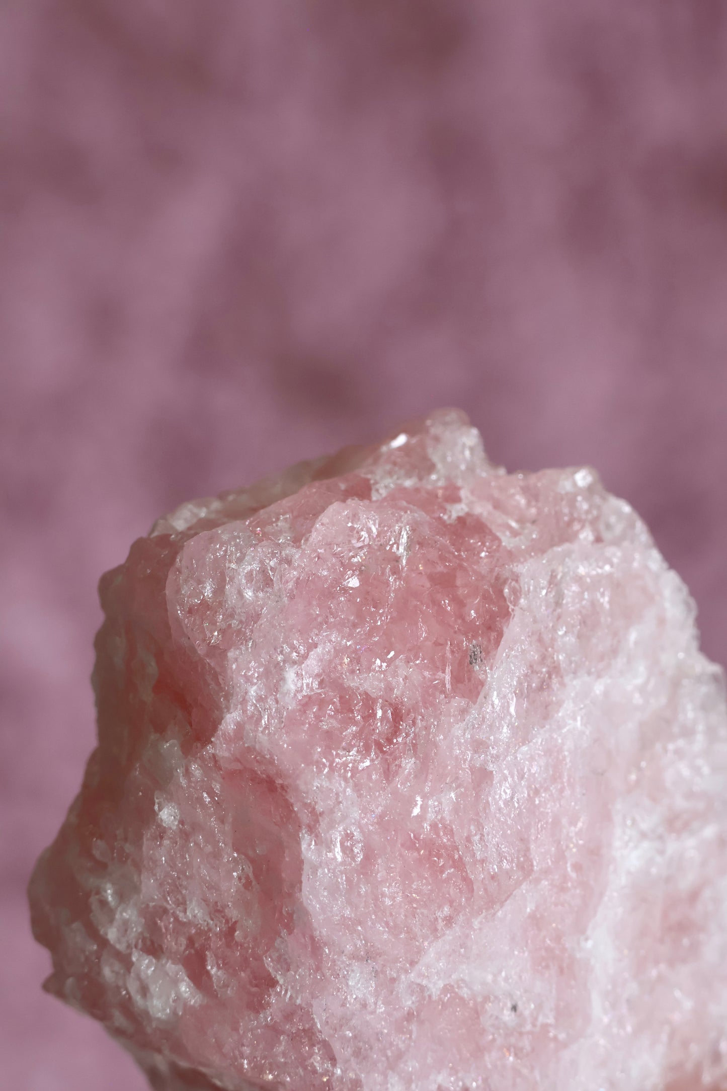 Morganite on stand 001