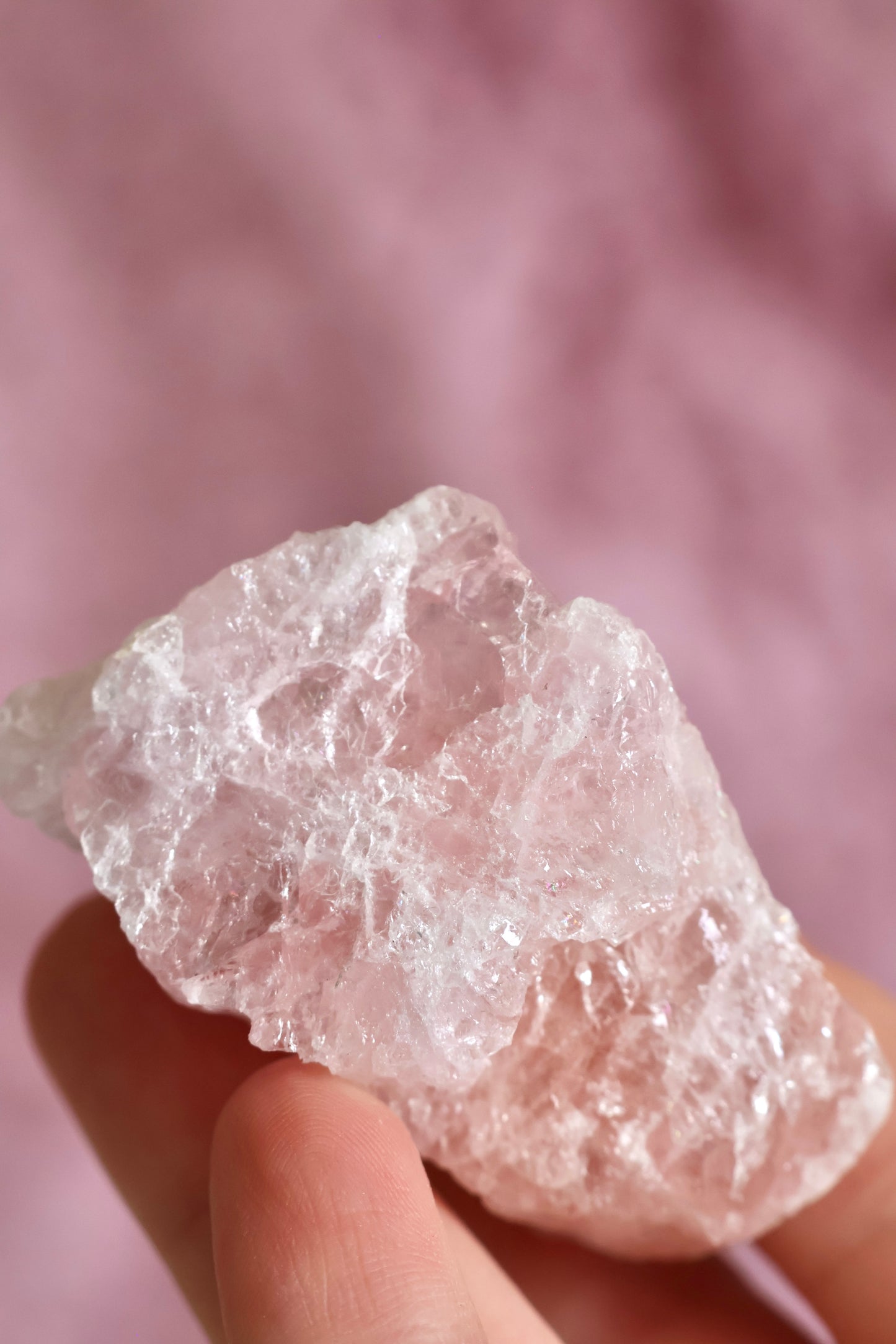 Morganite on stand 004