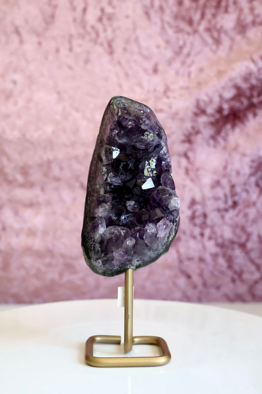 Amethyst on Stand 001