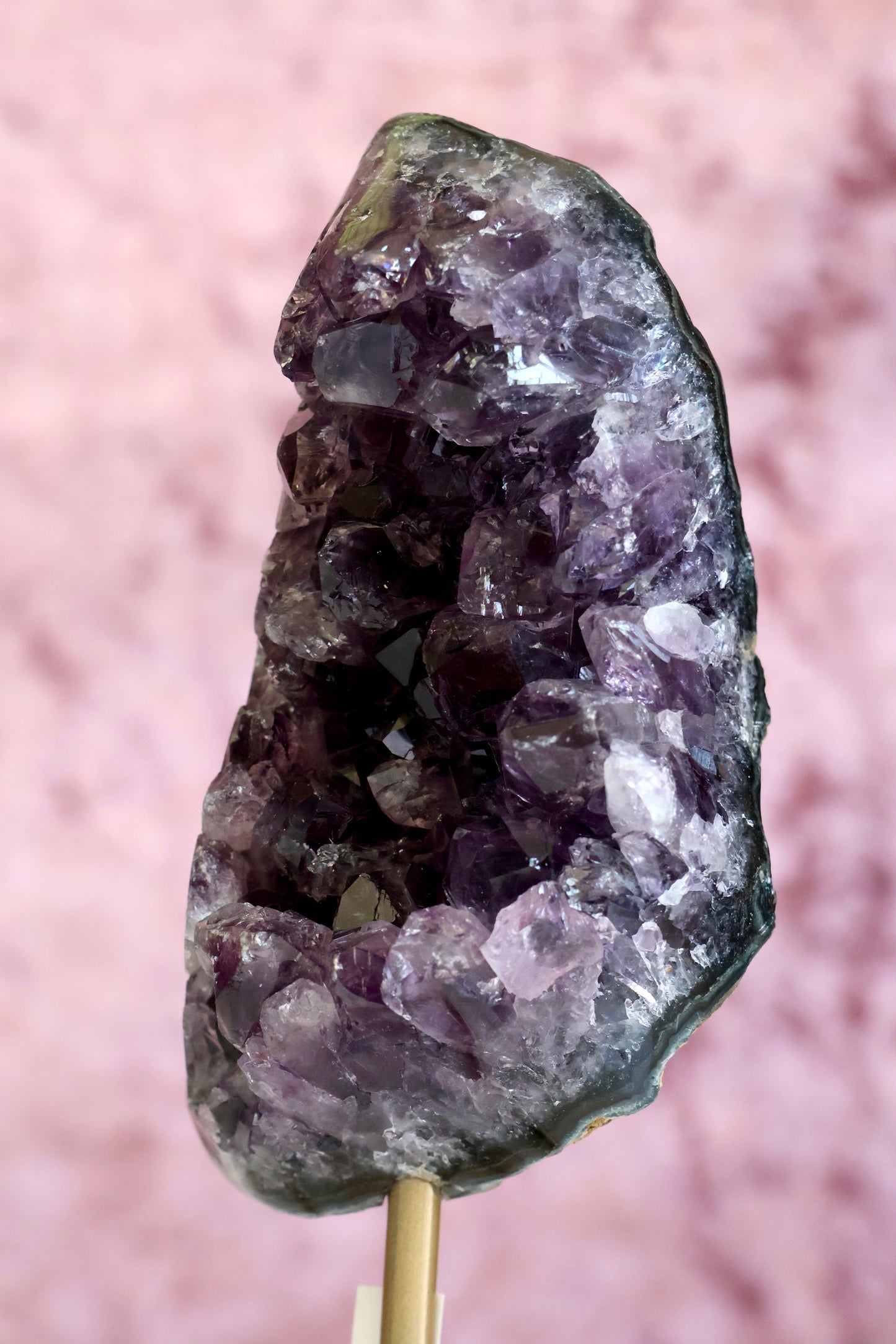 Amethyst on Stand 001