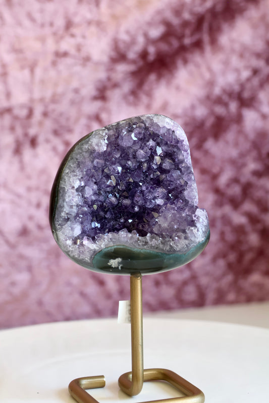 Amethyst on Stand 004